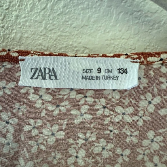 Zara girls Sundress with V-Neck and Cuffed Sleeves button front elastic waist - Picture 3 of 8